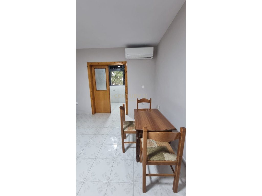 Apartament 2+2 Me Qira në Myslym Shyri, Tiranë - 600€
