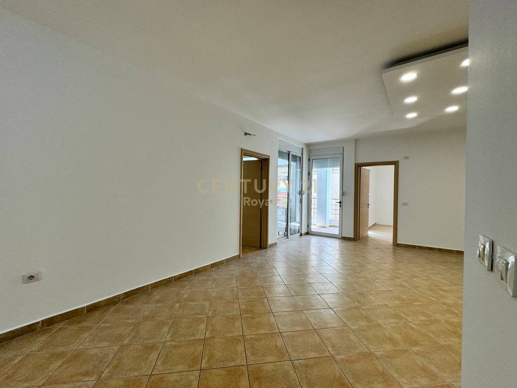 SHESIM APARTAMENT 2+1 TE KODRA E DIELLIT RRUGA XHON KENEDI