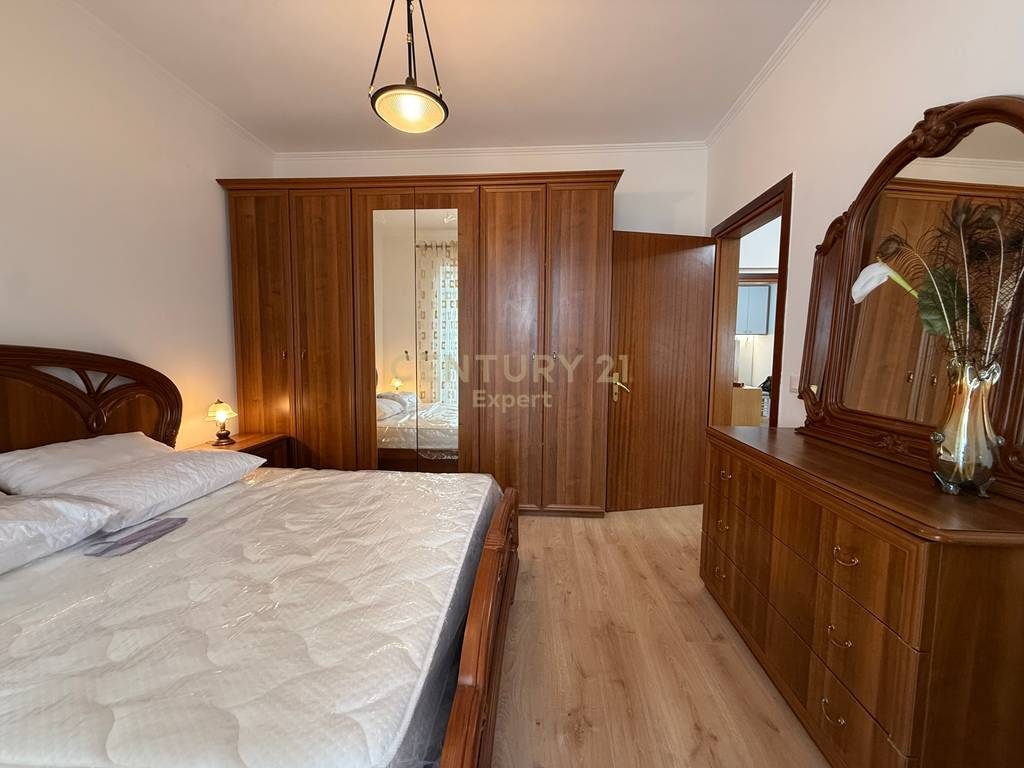 APARTAMENT 2+1 GARAZH PER QIRA NE RRUGEN KONGRESI I MANASTIRIT!