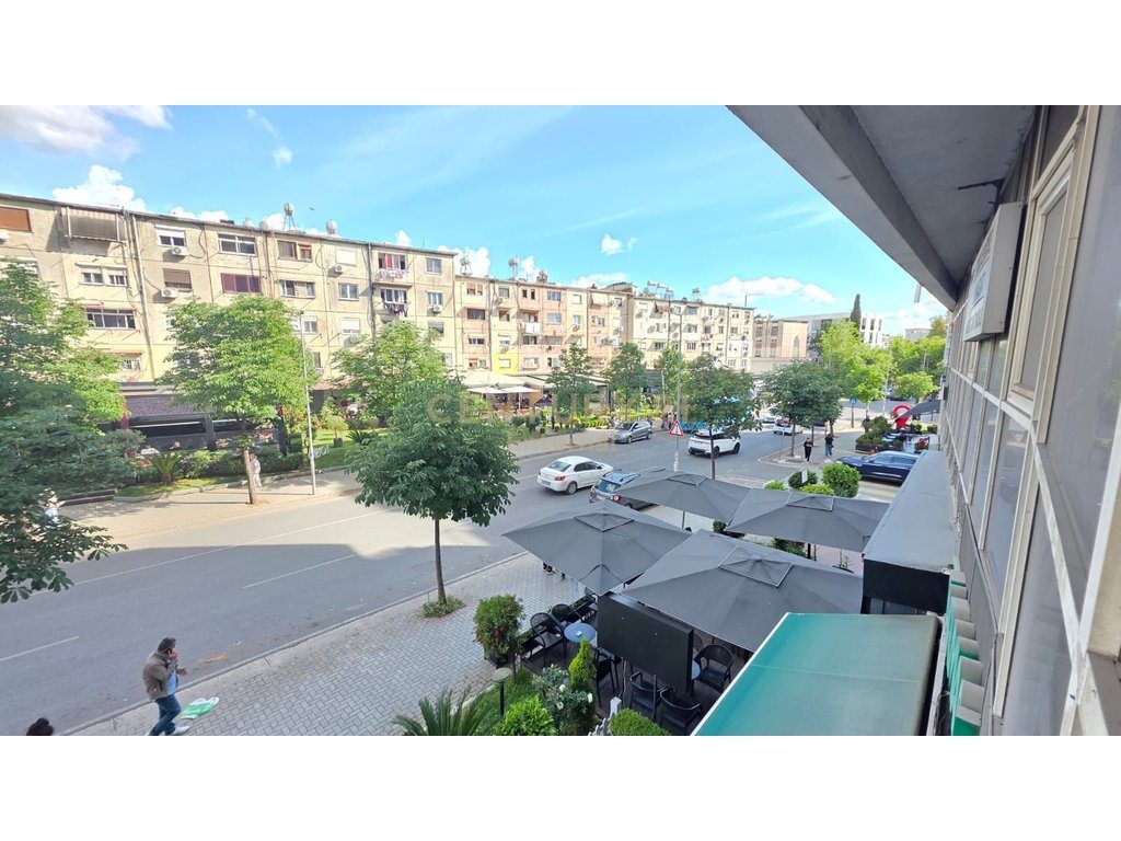 Ambient Komercial per Shitje ne rezidencen “Kolombo”