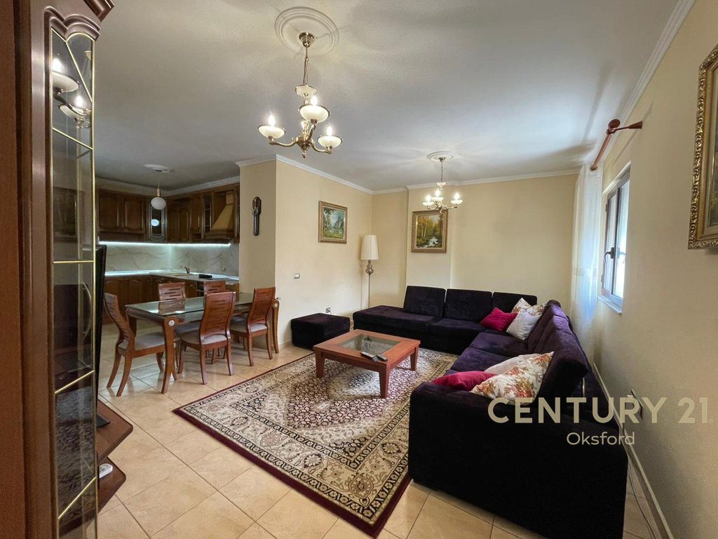 SHESHI WILLSON , APARTAMENT 2+1 ME QIRA