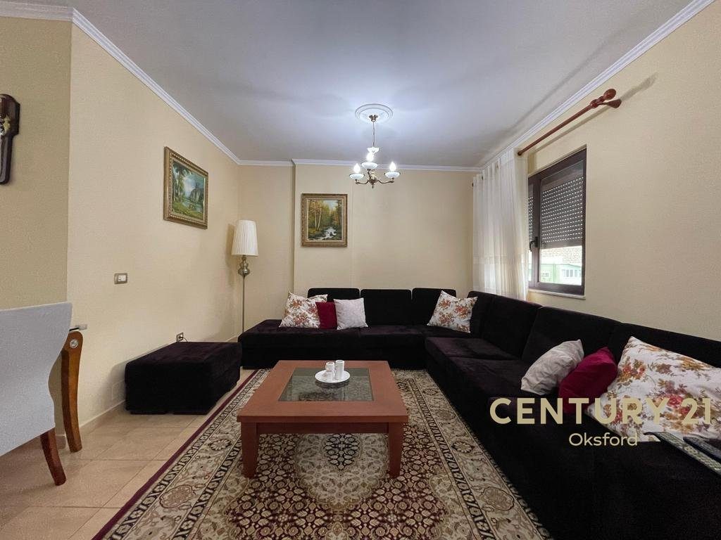 SHESHI WILLSON , APARTAMENT 2+1 ME QIRA