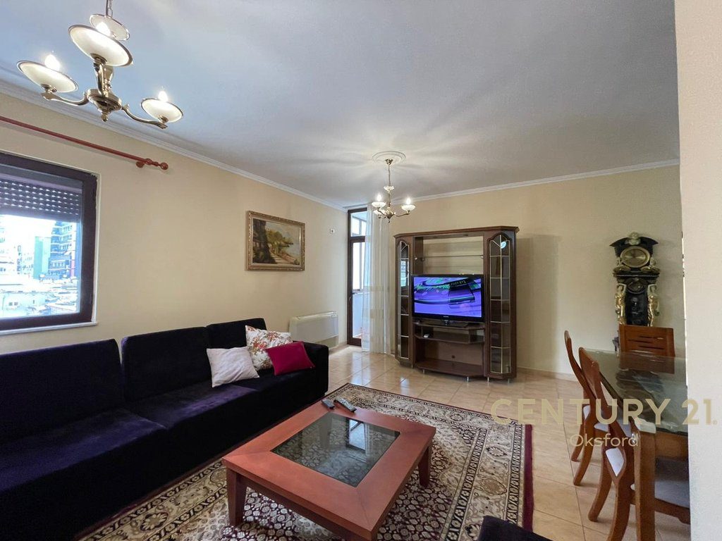 SHESHI WILLSON , APARTAMENT 2+1 ME QIRA