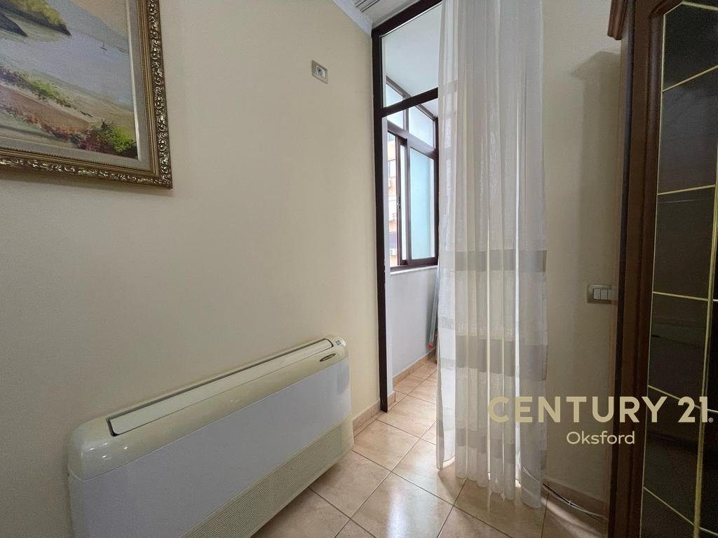 SHESHI WILLSON , APARTAMENT 2+1 ME QIRA