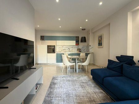 SHITET APARTAMENT 2+1 NE NDERTIM TE PARKU AULONA