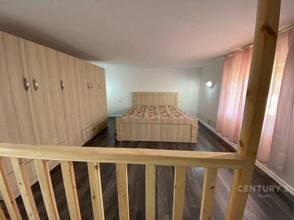 ME QIRA APARTAMENT 1+1 + PARKING NE SAUK TE VJETER