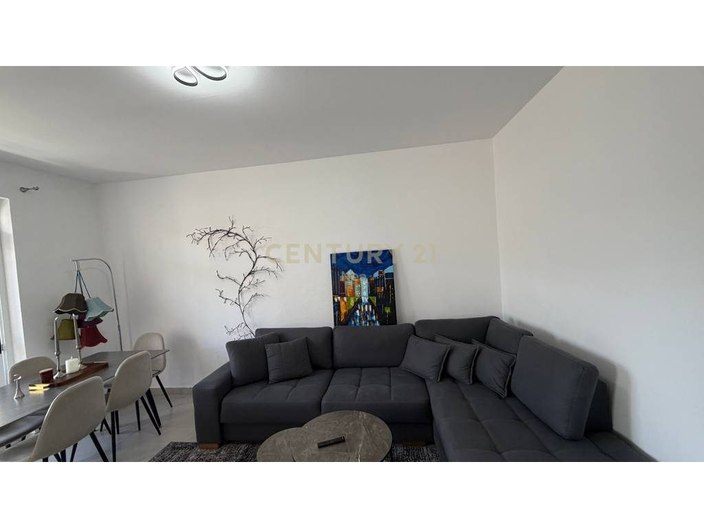 APARTAMENT 2+1 PER SHITJE PERBALLE SHKOLLES HARRY FULTZ