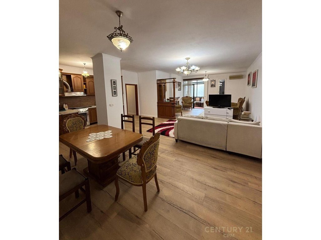 JEPET PER QIRA APARTAMENT 3+1+2 TEK 21 DHJETORI!