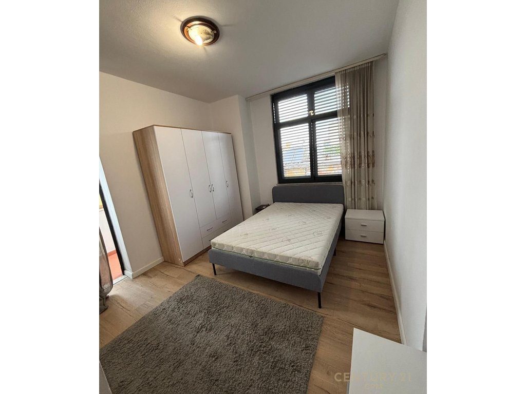 JEPET PER QIRA APARTAMENT 3+1+2 TEK 21 DHJETORI!