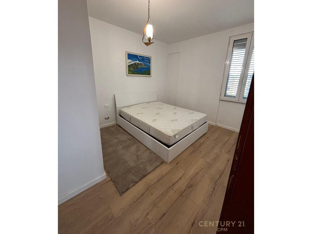 JEPET PER QIRA APARTAMENT 3+1+2 TEK 21 DHJETORI!