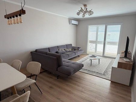 FRESK, SHESIM APARTAMENT 2+1 ME VERANDE