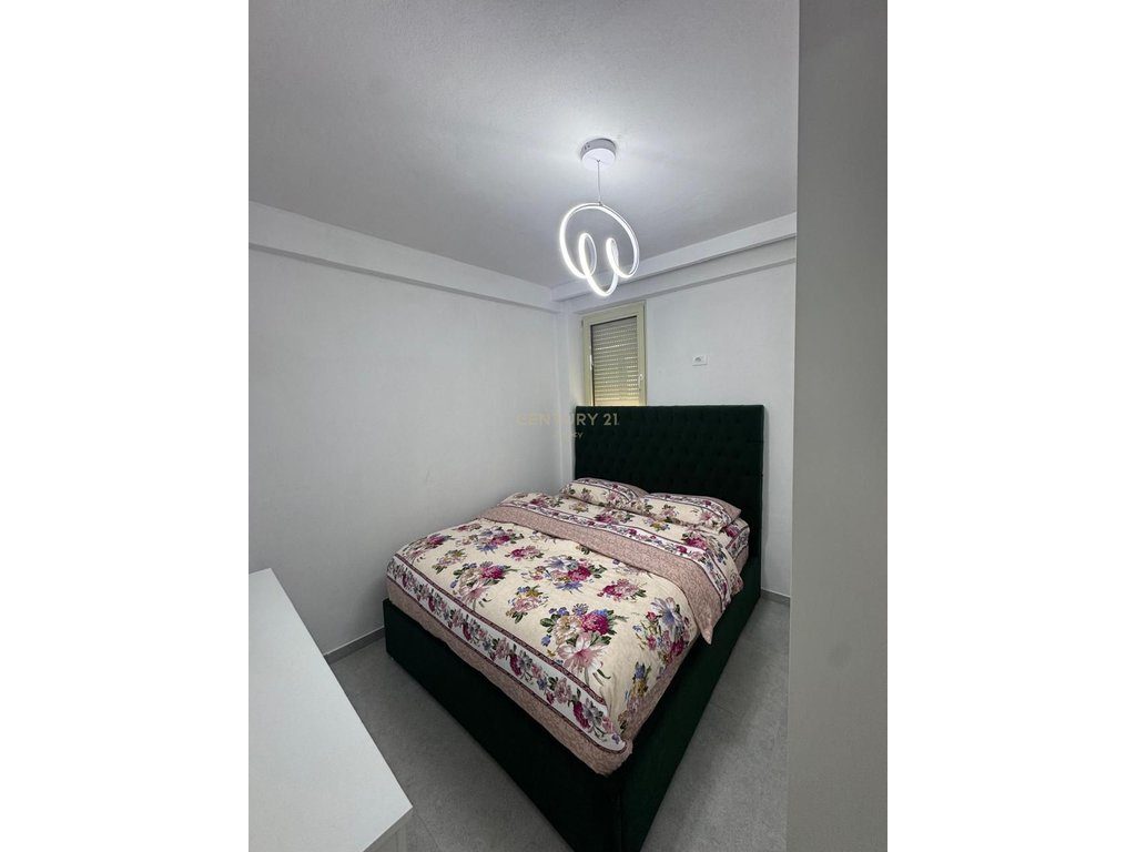 Apartament 2+1 per qira te Kompleksi Tom Doshi, Shkozë