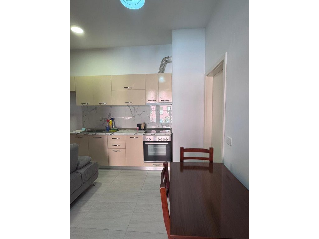 Apartament 1+1 Me Qira në Ali Demi, Tiranë - 350€ | 50 m²