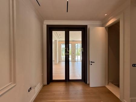 Për Qira - Vilë Luksoze me Pishinë në Rolling Hills 2 Luxury Residences