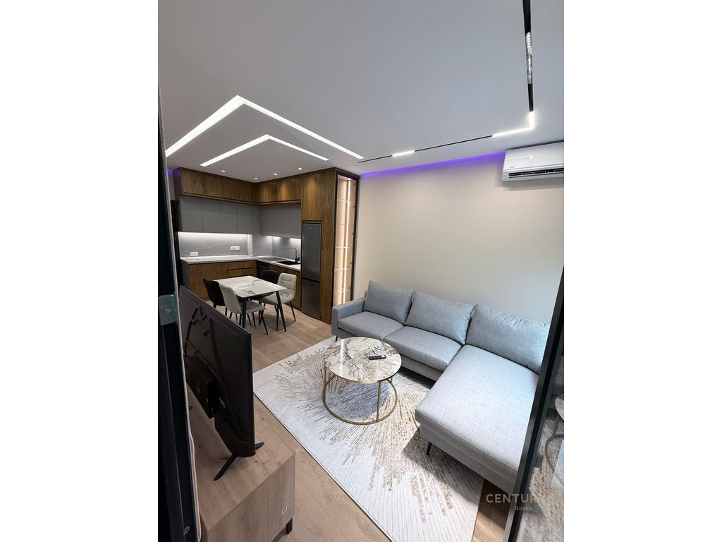 Jepet me qira apartament 1+1 Rruga 5 Maj .