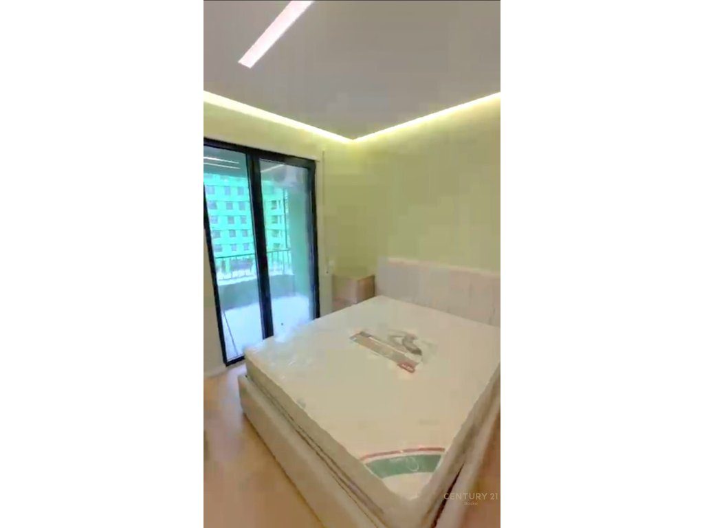 Jepet me qira apartament 1+1 Rruga 5 Maj .