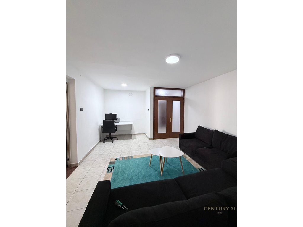 Jepet apartament 2+1+2 me qera prane Shkolles Baletit!