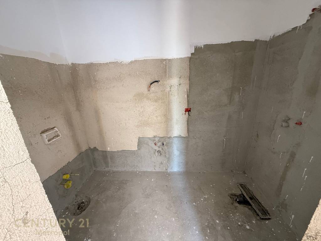 SHITET APARTAMENT 1+1, GJIRI I LALZIT!