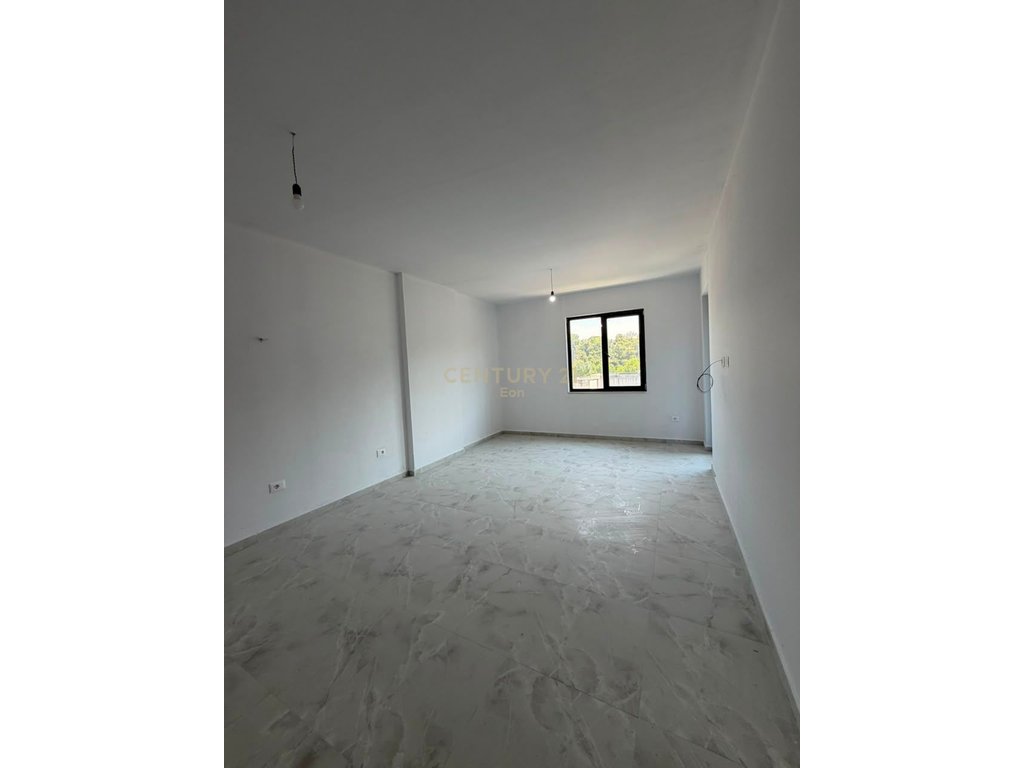 SHITET APARTAMENT 1+1 MALI I ROBIT !