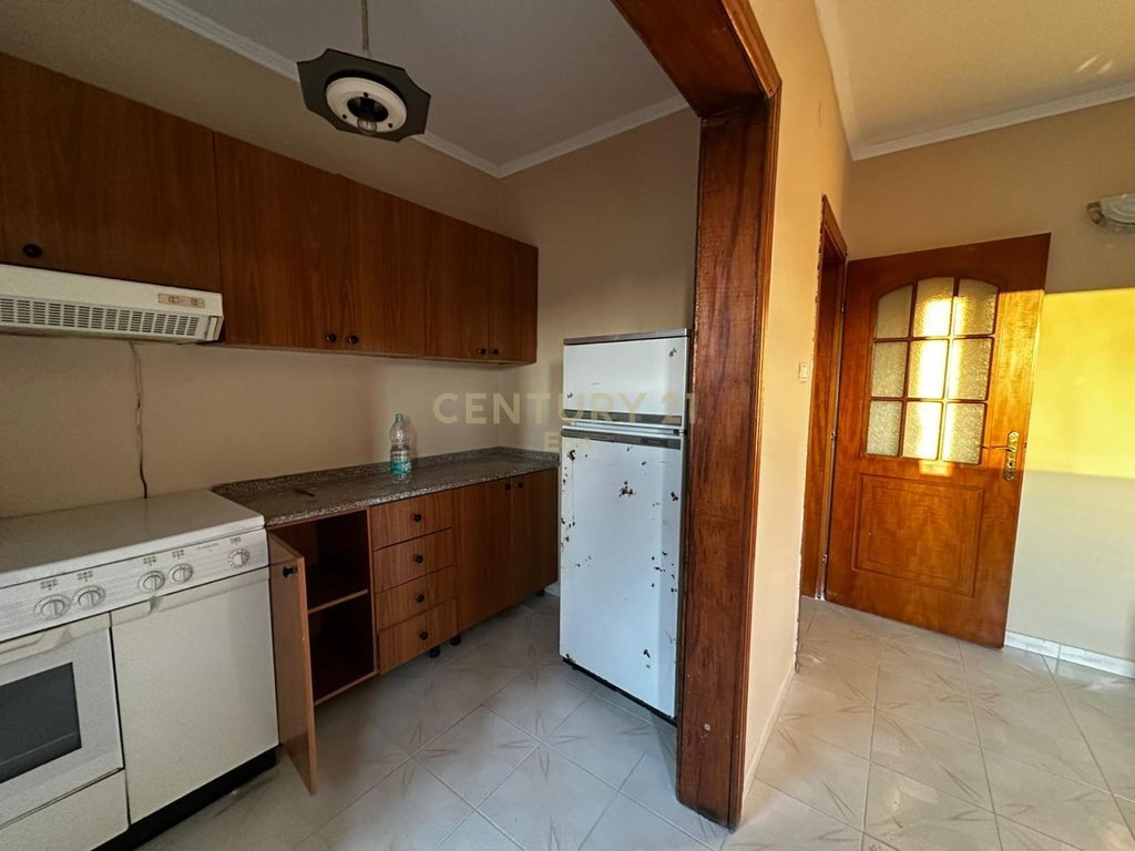 SHITET APARTAMENT KATI 4, 1+1 TEK STADIUMI, NE DURRES !