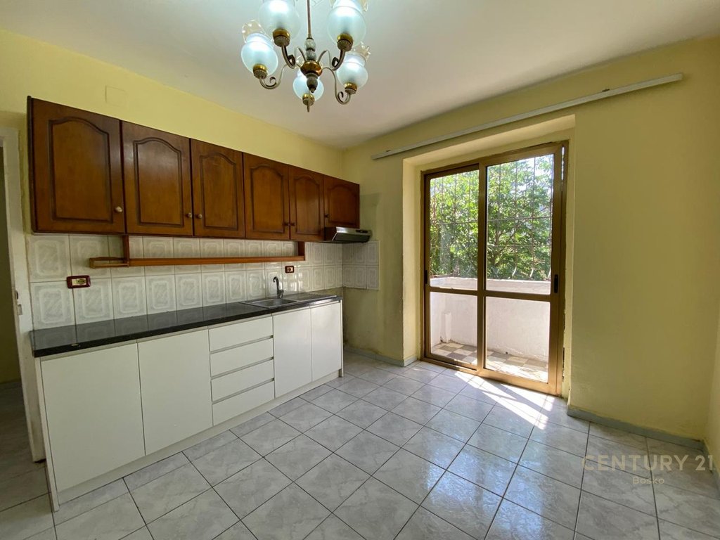 ME QIRA APARTAMENT 2+1 TEK MINE PEZA