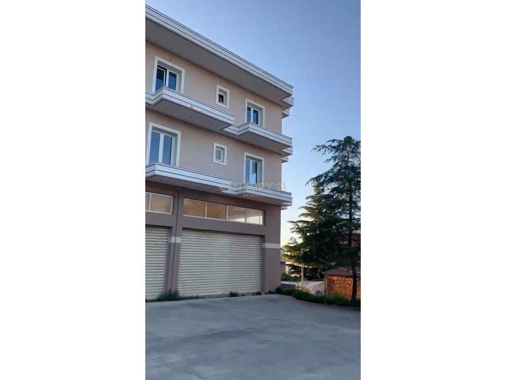 Ambient Komercial 2+0 Për Shitje në Fier - 980000€ | 1100 m²