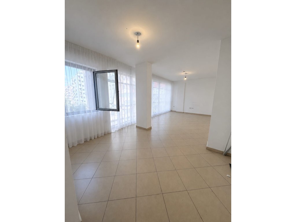 SHITET APARTAMENT 2+1 ME MUNDËSI NDARJEJE NË 2 APARTAMENTE 1+1 – TEK 21 DHJETORI!