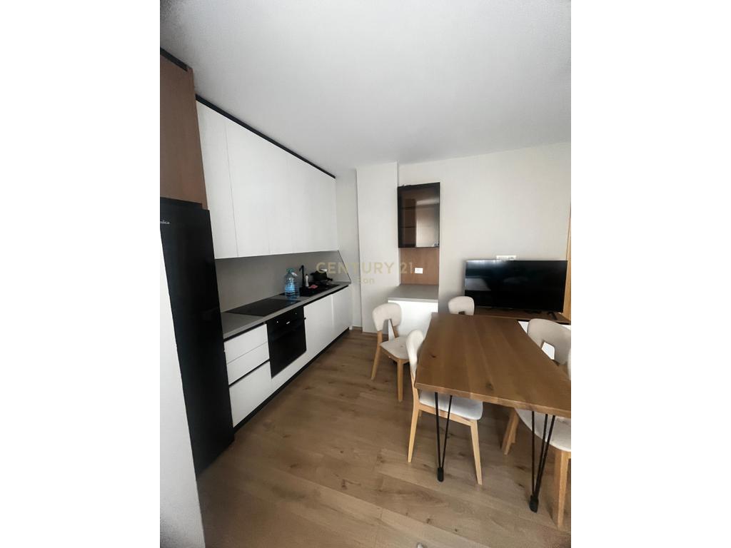 Apartament 2+1 Me Qira në Qender te Durrësit !