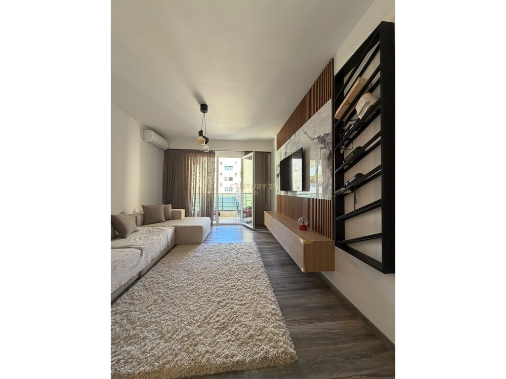 SHITET APARTAMENT MODERN 1+1 NË STIL CONTEMPORARY – RRUGA  E CIPAJVE!