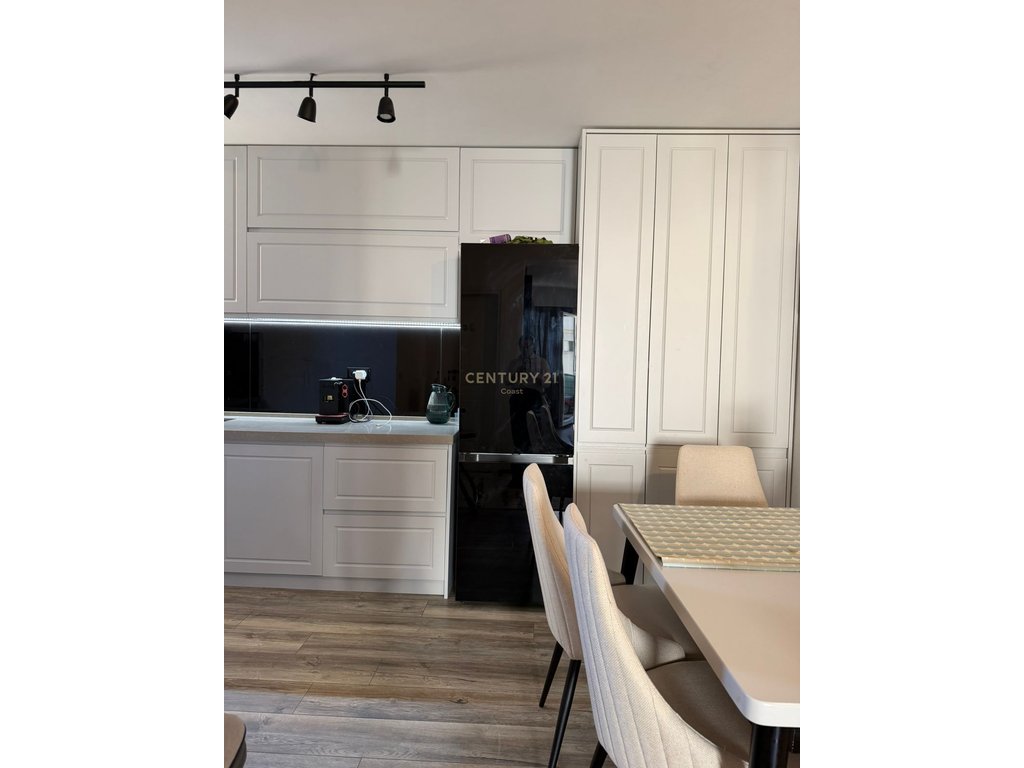 SHITET APARTAMENT MODERN 1+1 NË STIL CONTEMPORARY – RRUGA  E CIPAJVE!