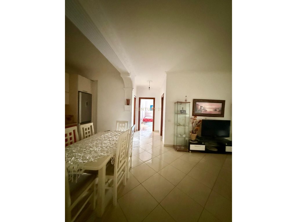 SHITET APARTAMENT ME VERANDË + POST PARKIMI 38m² – LAGJJA 24 MAJ, VLORE