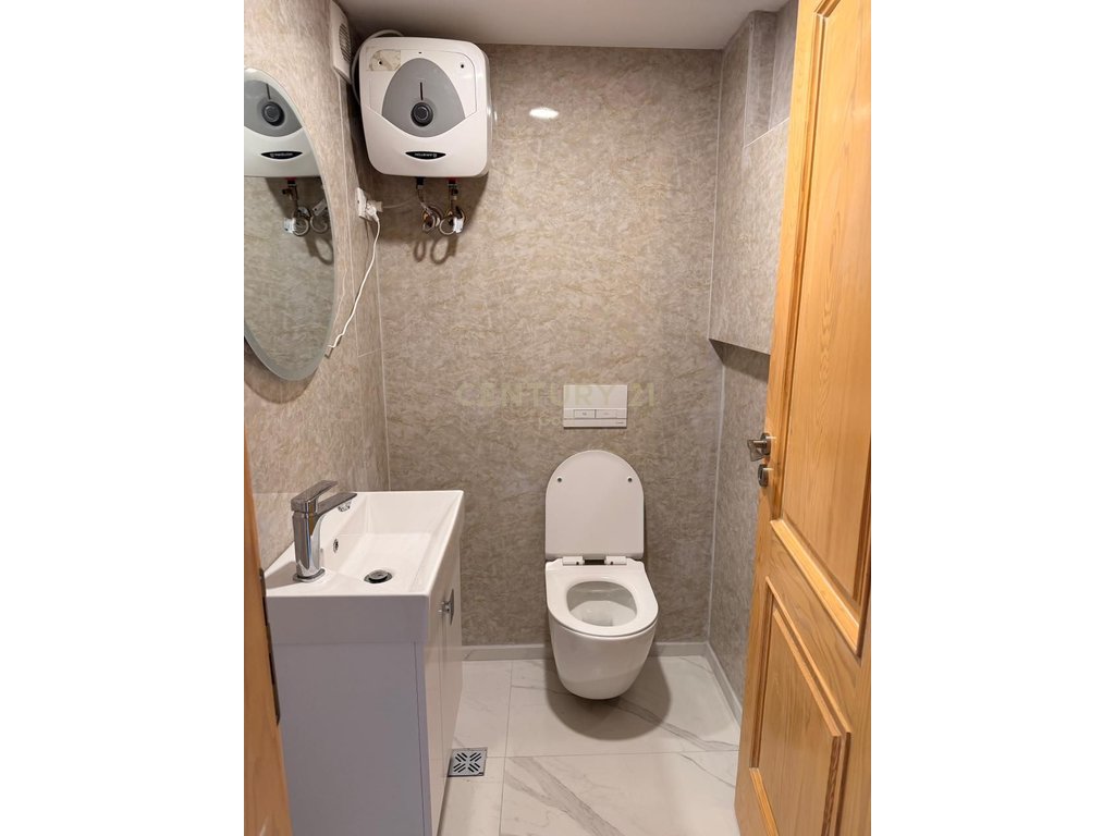 Jepet me qera njesi biznesi Duplex 20 m2, Farke e vogel