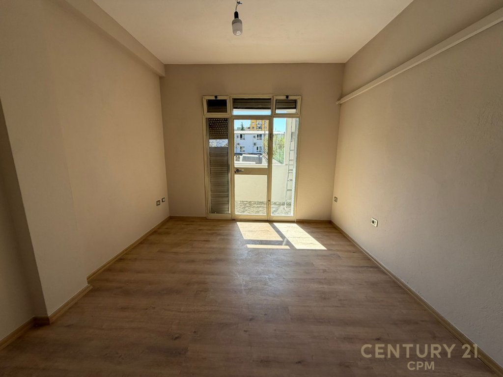 Apartament 2+1 Per Shitje Te Rr. Kavajes!