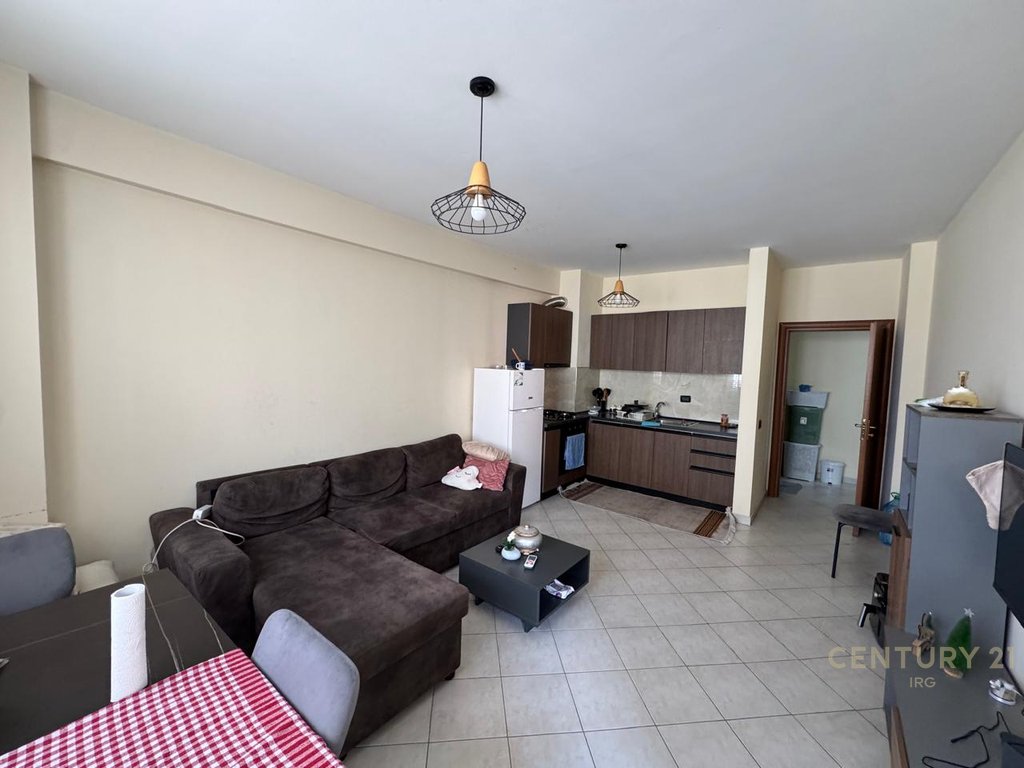 APARTAMENT 1+1 TE BAR ARTISTI ASTIR!