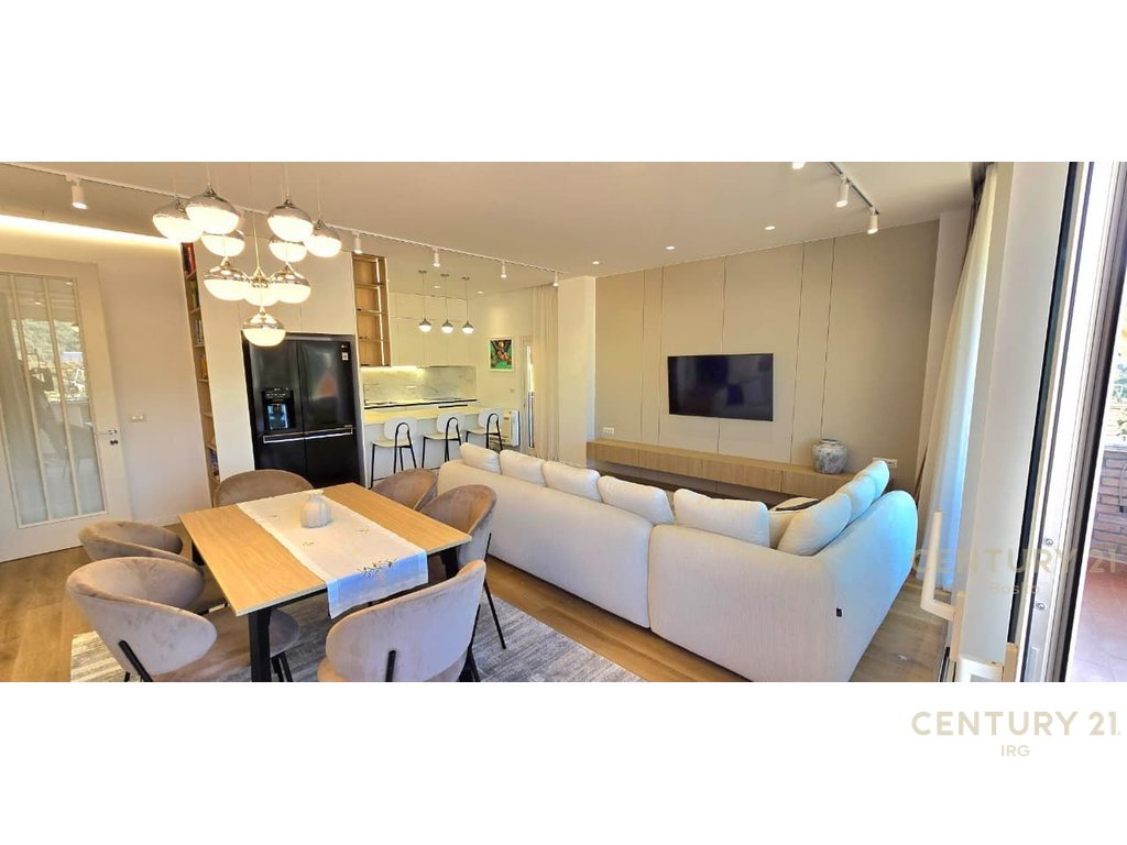 Jepet me Qira Apartament 2+1+2 + Post Parkimi
📍 Pranë Radisson Collection Morina Hotel Tirana – Liqeni i Thatë