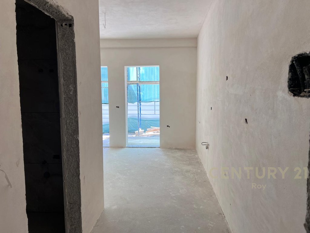 Studio + Post Parkimi Për Shitje në Mali i Robit, Durrës !
