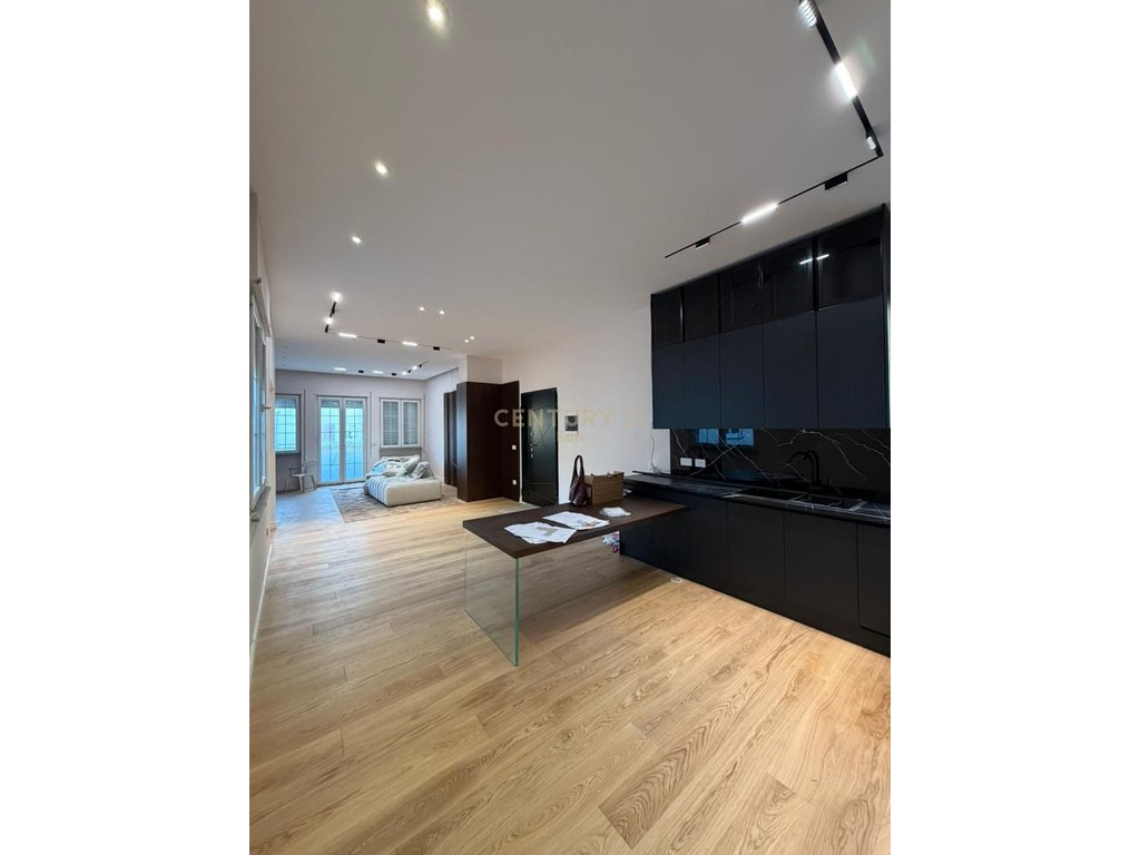 SHITET APARTAMENT  2+1 | 128m² + 148m²  VERANDE   | NE QENDER TE DURRESIT!