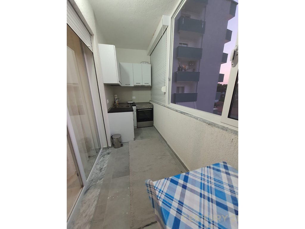 JEPET ME QIRA APARTAMENT 1+1,PRANE HOTEL GRINT NE GOLEM!