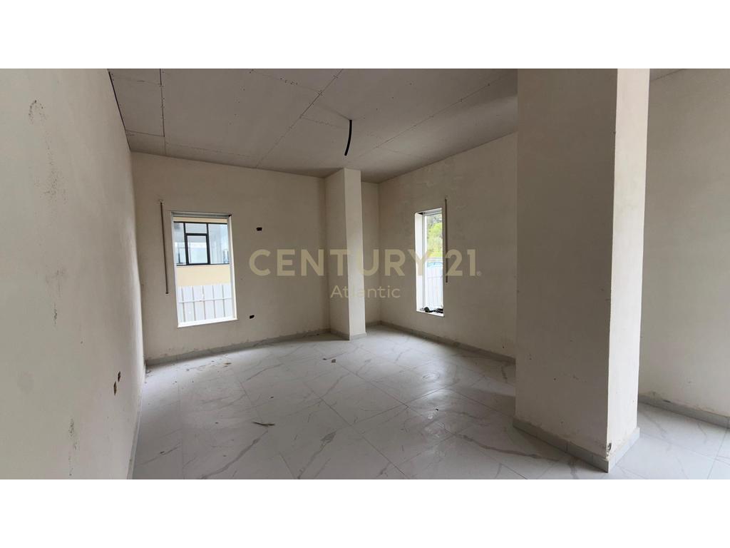 Apartament 2+1+19.7m² Verande  në Shitje në Golem, Durrës - 90,000€ | 106 m²