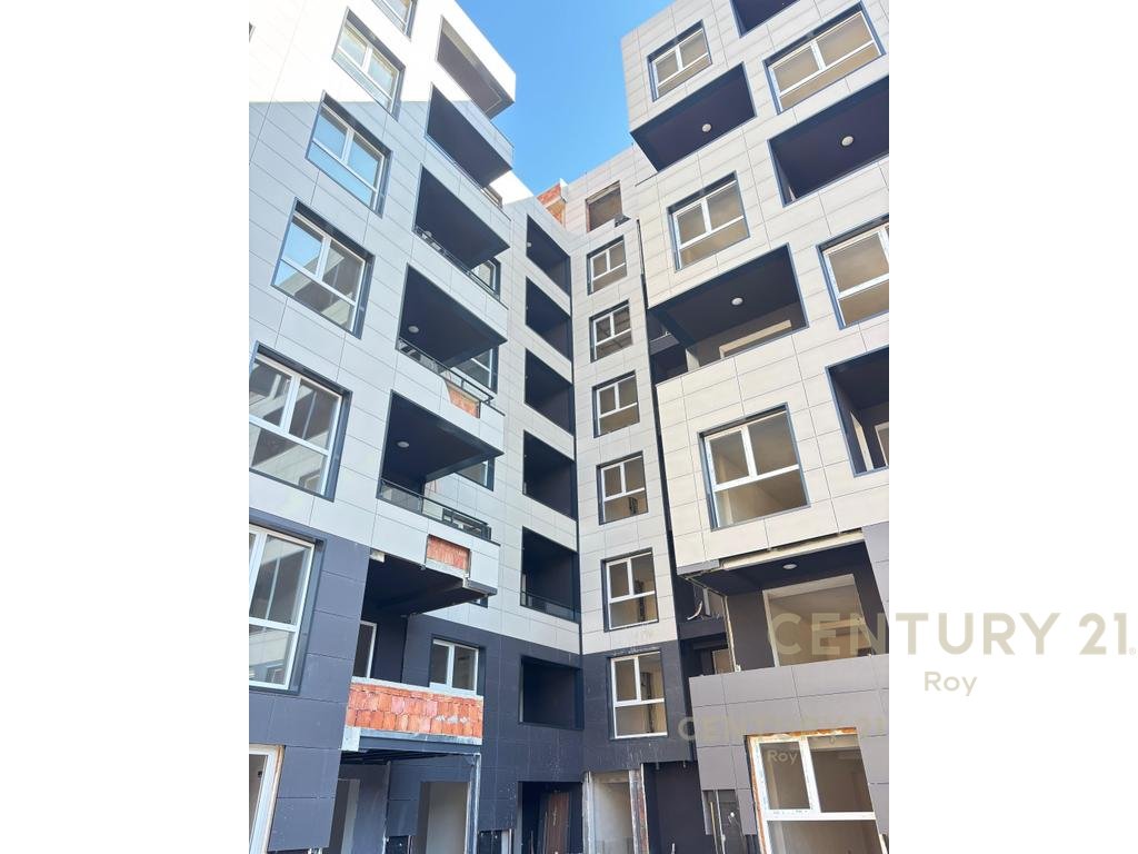 SHITET STUDIO TEK MONTEVIDEO RESIDENCE TE MALI ROBIT!
