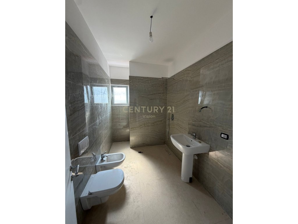Apartament 2+1+2 Për Shitje në Shëngjin - 158,340€ | 121.8 m²
