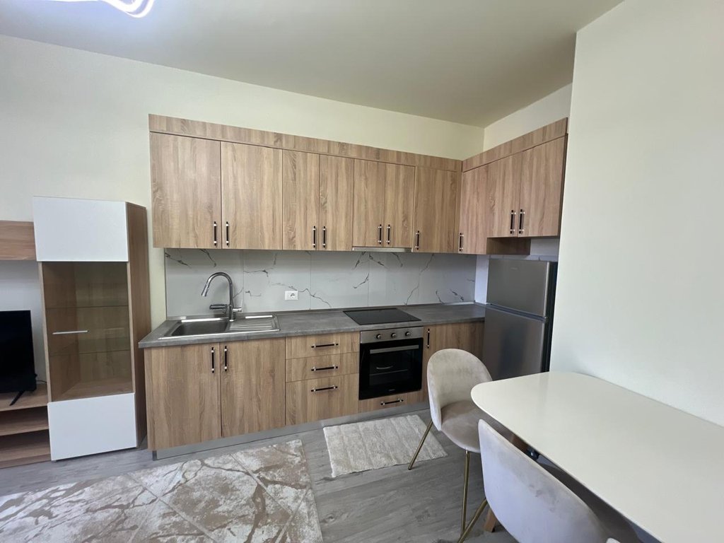 RRUGA RIZA CEROVA, SHESIM APARTAMENT 1+1