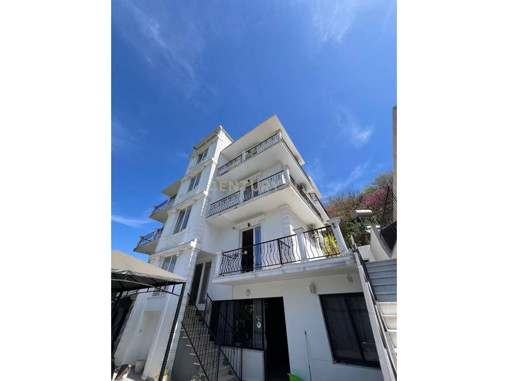 EXCLUSIVE HOTEL PER QERA TEK SHKEMBI I KAVAJES 3350€ NE MUAJ !