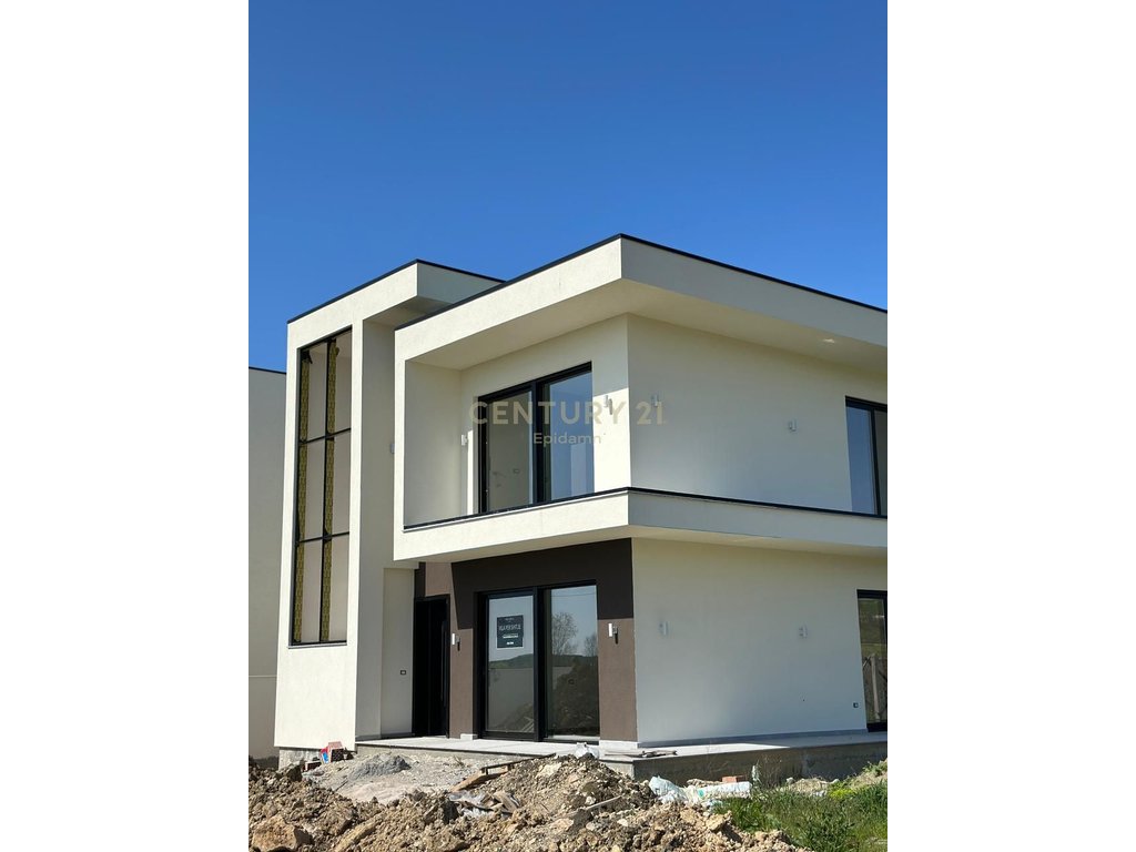 EKSLUZIVE! SHITET VILE INDIVIDUALE ME PISHINE NE GJIRIN E LALZIT!  340.000€