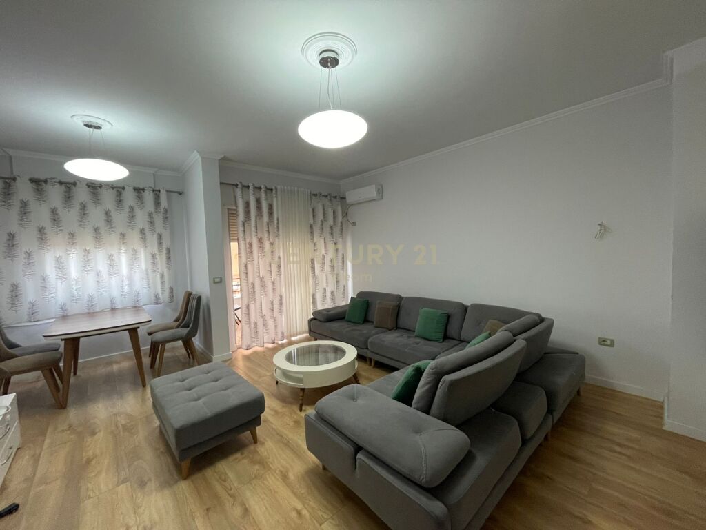 Jepet me Qira Apartament 2+1 te Liqeni i Thate!