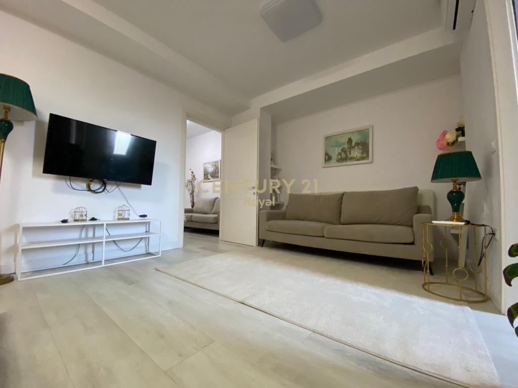 SHITET  APARTAMENT 1+1 NE BLLOK PRANE LIBRIT UNIVERSITAR