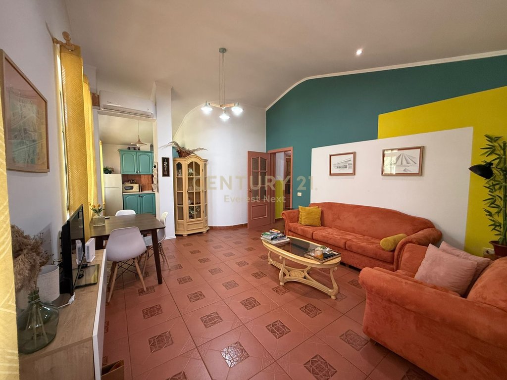 Shitet Apartament 2+1 ne Bllok (Juvenilja)