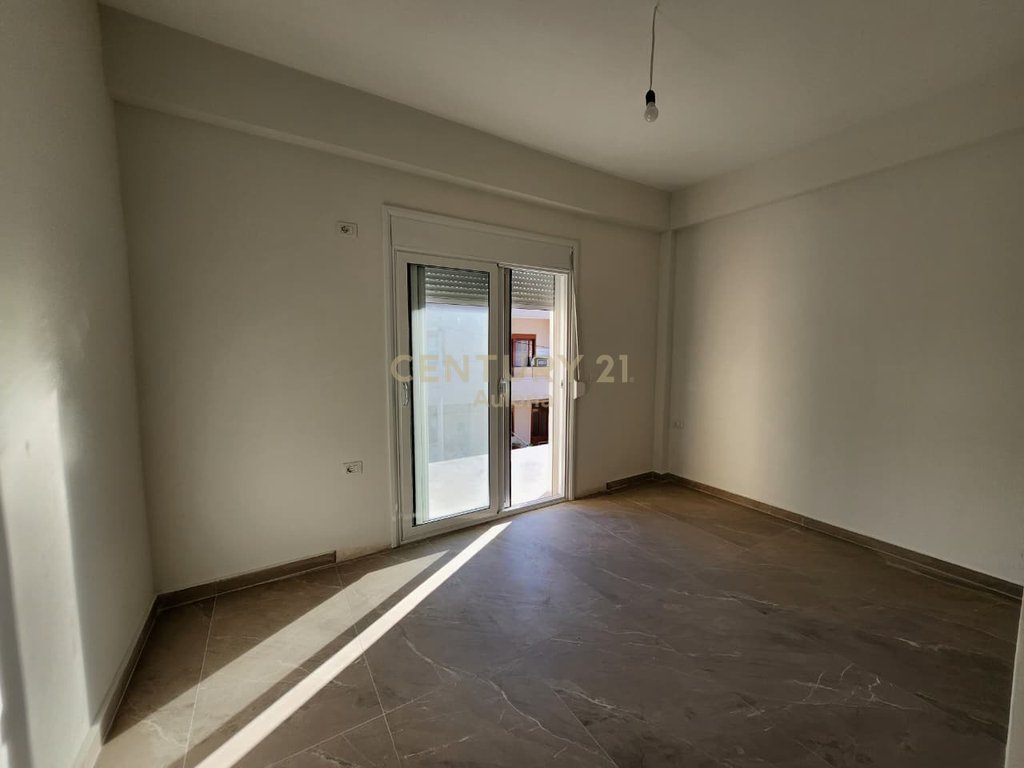 Prone Private për Investim pranë Lungomare 1