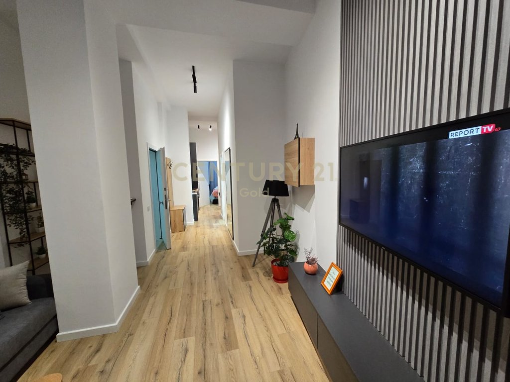 APARTAMENT 1+1 PER SHITJE NE KOMPLEKSIN MAGNET!