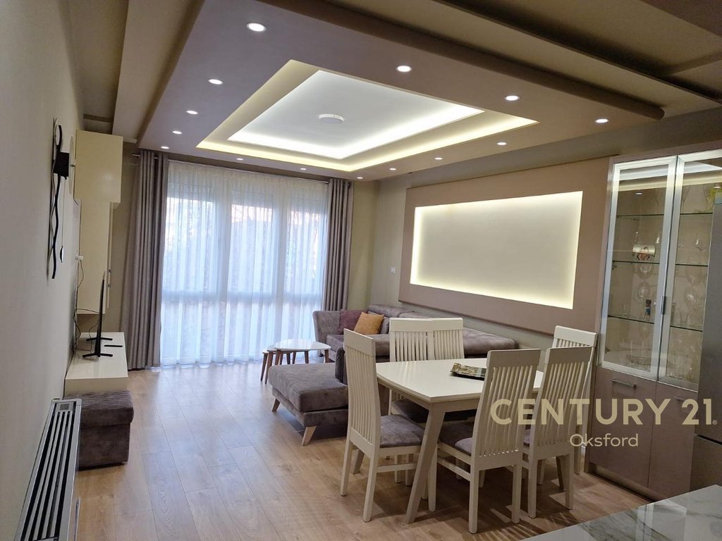 JEPET ME QIRA APARTAMENT 2+1+POST PARKIMI TEK "PAZARI I RI" !
